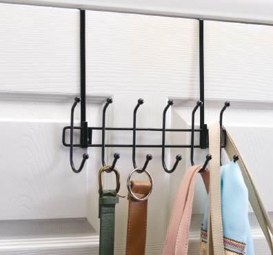 Gancho Multiusos Black Betterware - ¡Colgador Versátil para Puerta o Pared!